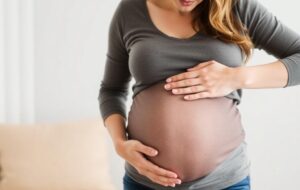 Wenn der Körper spricht: Beschwerden in der Schwangerschaft verstehen